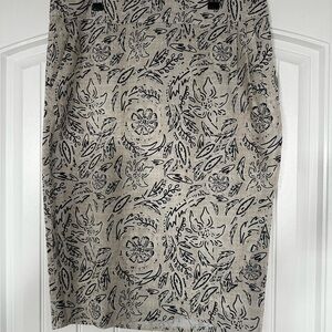 Ripskirt Length 3 Floral Patterned Black and Cream Skirt